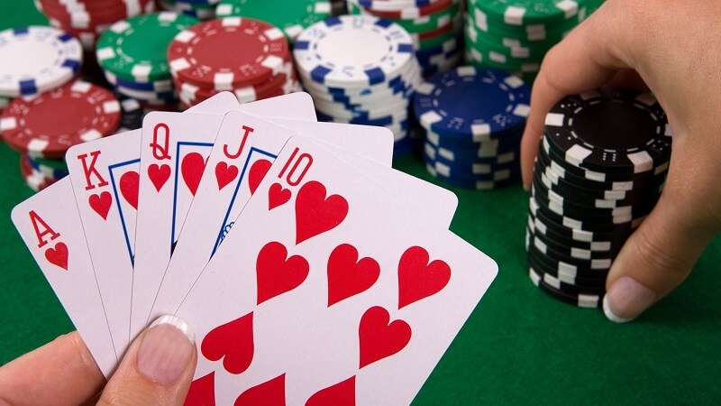 Game bài poker topgamebai hot hòn họt nhất trên thị trường